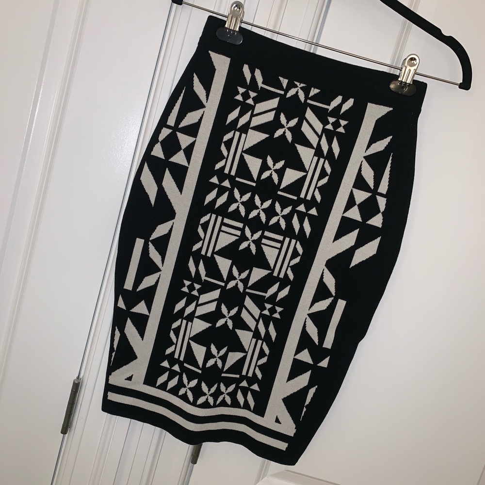 H&M Black & White Pencil Skirt